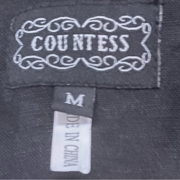 🔸SALE🔸 Black Blazer - Picture 7 of 9